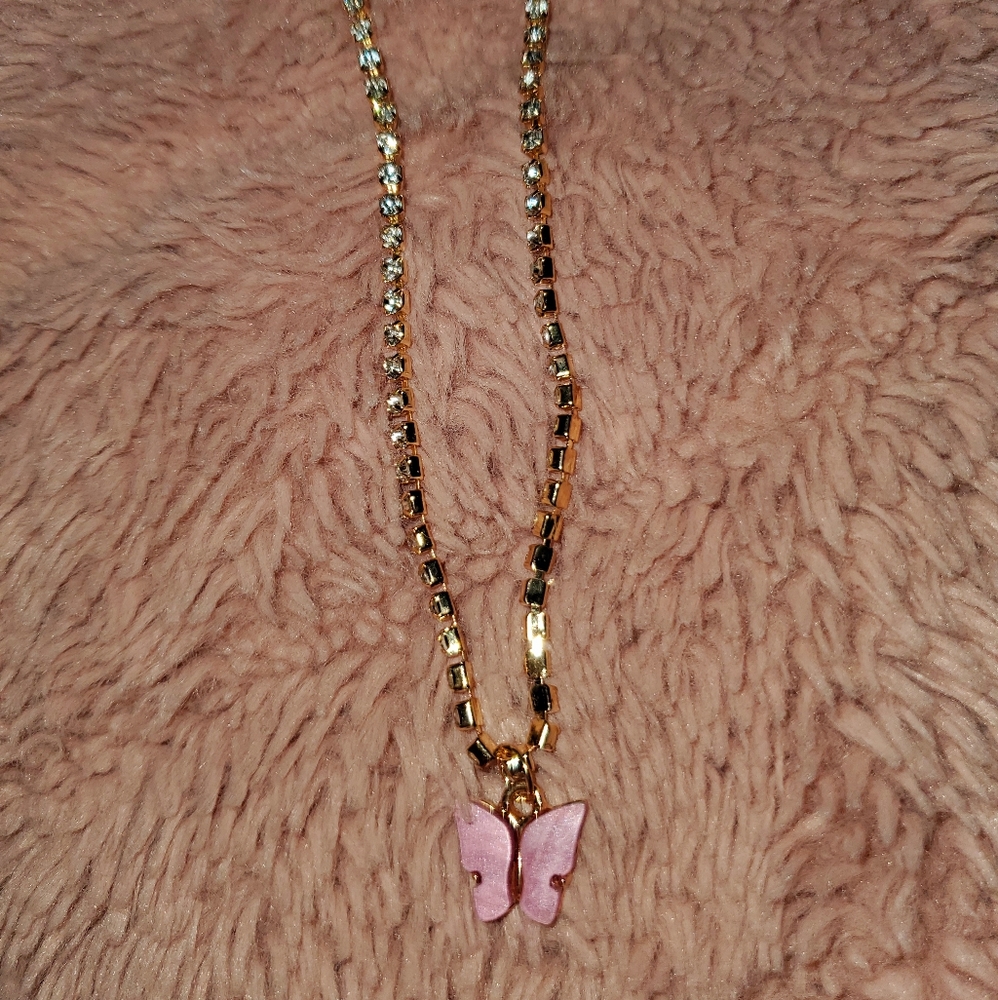 💎Gorgeous crystal pink butterfly necklace - Picture 3 of 8